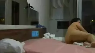 مراهق ينيك فتاة كبيرة في السن