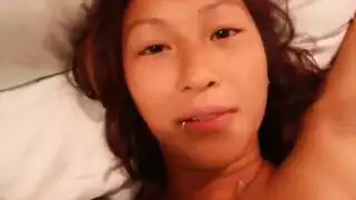 اجمل شرموطه تمص وتبلع الزاب الاسواد الكبير للحلق عميق