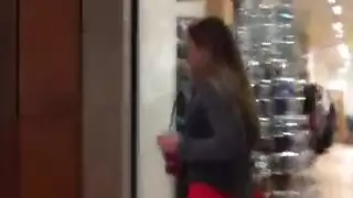 تضع مقبض باب