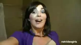 عشيقته نائمة