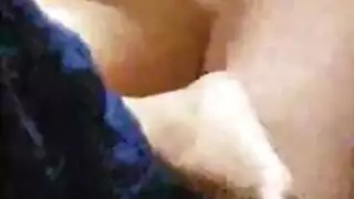 كاميرا خفية في الجنة: تسجيل عملية جنس جماعي للنخبة