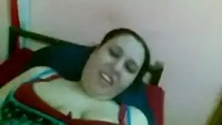 زوجة عربية تتناك مع نياك في الخارج