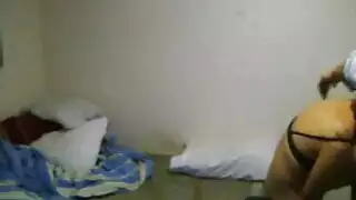 جيلف تمص القضيب بشغف مع تقبيل مكثف