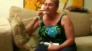 رجل عربي يغتصب طيزها مع إساءة لفظية بذيئة