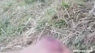 هذه القيادة تنتهي بها وهي تركب قضيبًا