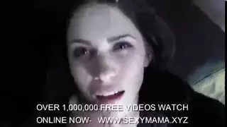 مص مزدوج ينتهي بقذف كريمة فوضوية على الوجه