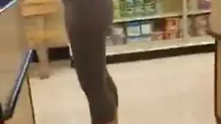 حفلة جنسية في بني سويف: ممارسة علنية مع فتيات محليات