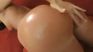 كلاسيكي إباحي: ثلاث ناضجات متحمسات يتشاركن رجلاً