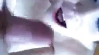 شرج هاوي حقيقي: قضيب يضرب فتحتها الضيقة