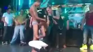 خيال الثدي الكبير يتحقق محتوى جنسي صريح