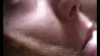 عارضة عراقية كبيرة المؤخرة تُمارس معها الجنس بوضعية كلابية في فيلم بورنو