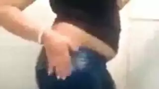 شرموطه مصريه تهز طيازها ببنطلون جينز