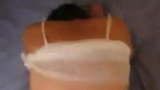 أثداء طبيعية ضخمة تتعرض للضرب من قبل الصديق