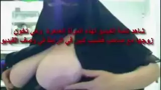 جلسة كاميرا صعبة: فتاة سعودية كبيرة الصدر تمارس الجنس مقابل الإكراميات