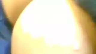 ينيكها ف طيزها و يوجعها