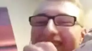 الأحمال من نائب الرئيس جليسه اطفال