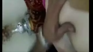 فتاة مصرية ساخنة تمارس الجنس بعنف في غرفة نوم حبيبها العربي