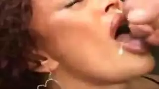إيلاج مزدوج وإرضاع مع ساره جي xxx