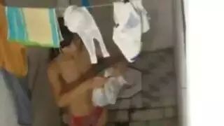 عذراوات صغيرات تُدمر بزبور ضخمة