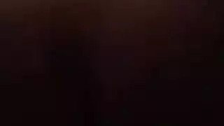 مهبل ضيق يُملأ بالضخ في مقطع بورنو صريح