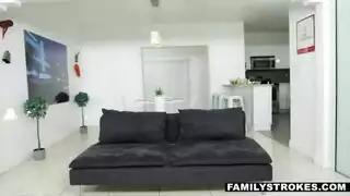 بزاز سنتيانة على احل بنات جميلات