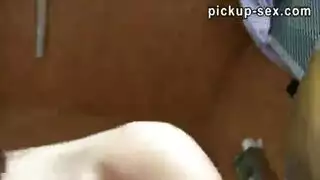 مؤخرات سمينة مهتزة في إيلاج مزدوض صريح