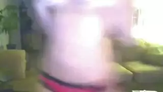 أثداء موسينة الكبيرة ومؤخرتها الضيقة في جنس عنيف