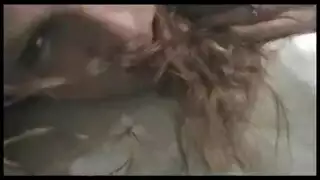 فتاة عربية تُضرب بوضعية الكلب محتوى صريح