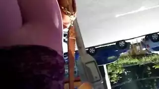 مغمى عينها وجاب اصدقاوى ينكها سكس