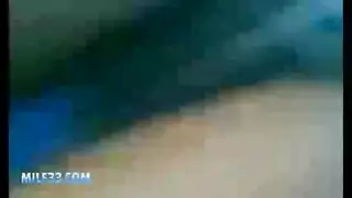 فتاة بيضاء تئن: قضيب كبير في كس صغير