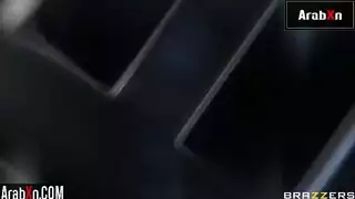 أبقتها سليمة بالشرج، ثم أطلق العنان لقضيمتها الضيقة
