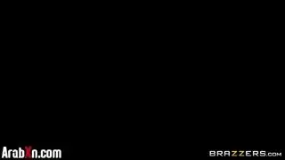 مترجم مهات يقذف بداخلها
