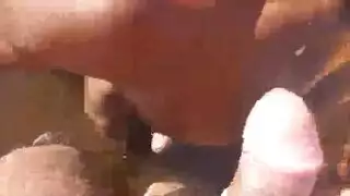 زبور سوداء ضخمة تملأ كل الفتحات بإثارة شديدة