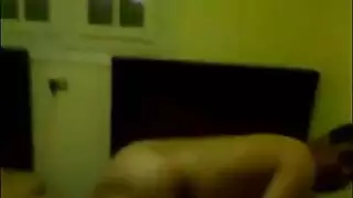 صاحبة بيت الدعارة تصور جلسة أفلام إباحية خاصة بها
