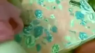حركات حسية تؤدي إلى لحس فرجها وجنس عنيف