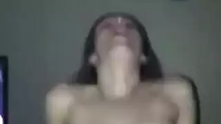 مشهد إباحي لثلاثي بشقراء وسمراء في الحمام