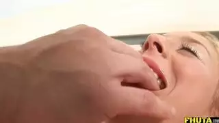 دائماً ما تقدم المومسات أفضل القبلات السحاقية