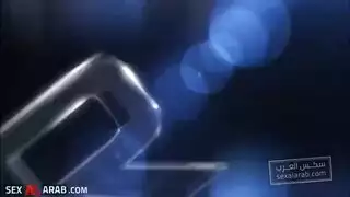 شقراء مومس تمتطي السباك في شريط جنسي جامح