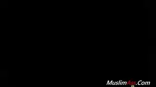 نجمة تركية فاتنة تأخذ القضيب في فمها وبين ثدييها