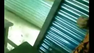 هاوية عربية تمارس الجنس على الكاميرا من أجل المال