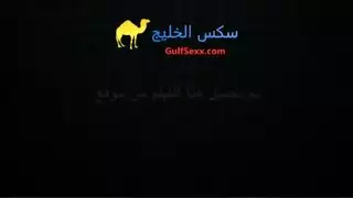 شاب محلي يسيطر على مؤخرة عربية كبيرة الحجم