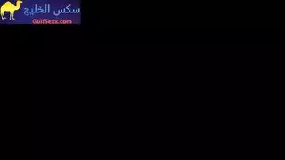 قذف محفوف بالمخاطر: ملء الزوجة الفاجرة بينما زوجها نائم