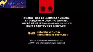 شباب آسيويون يشاركون في ثنائي مع مراهقة بجنس ثلاثي صارم