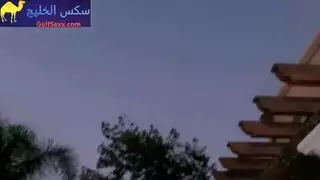 ضربة على الشاطئ: تدمير فتحة نيكول الخلفية