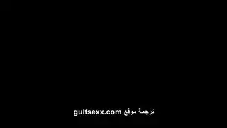 مريضة ذات أثداء كبيرة تتعرض لفحص جنسي صارم