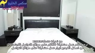 هيئة ملائكية مع بشرة عادلة في جماع جماعي صريح