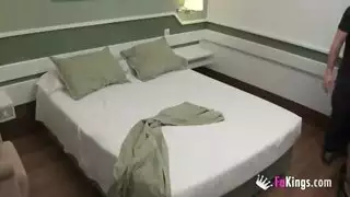 شاب ينيك امو مقابيل المال