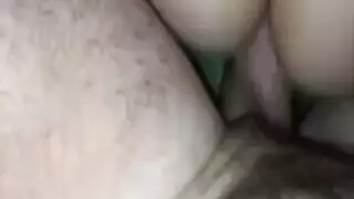 شرج عميق مع عاهرة ذات فتحة مشعرة