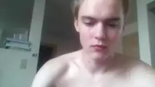 الفتاة الشقراء تُدمر بواسطة زوب أبيض كبير