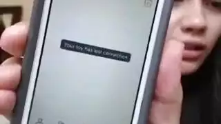نظارات ضخمة، قذف داخلي ضخم: سمراء تمتلئ
